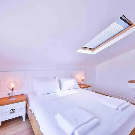 Appartement Tobi 3 / Merkezi Konumda Lueks Kaş